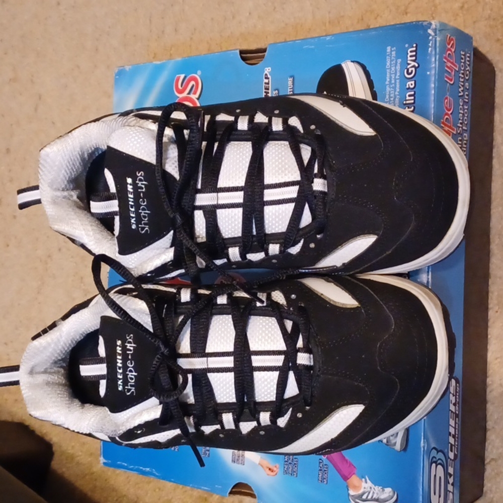 Size 9.5 sketches shape ups